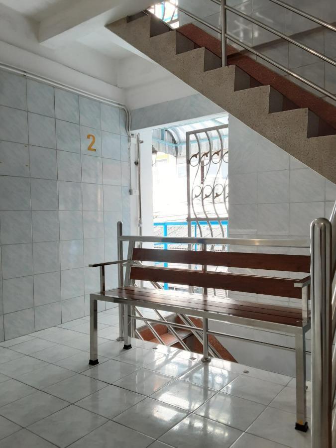 New Central Guesthouse Bangkok Esterno foto